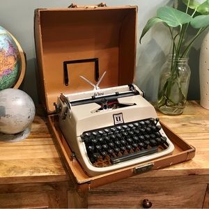 Vintage Taupe Underwood Golden Touch Typewriter in Tan Hard Case
